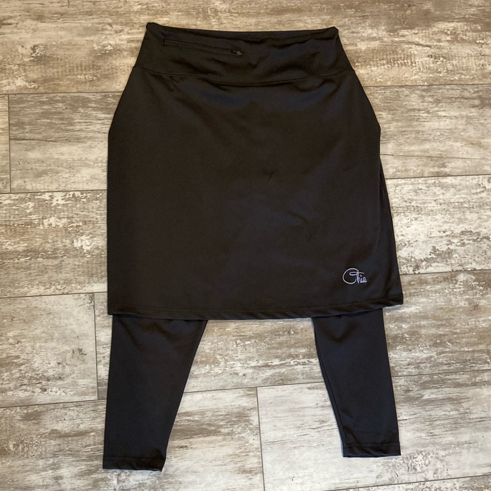 Chic Athletic Skirt with long leggings
